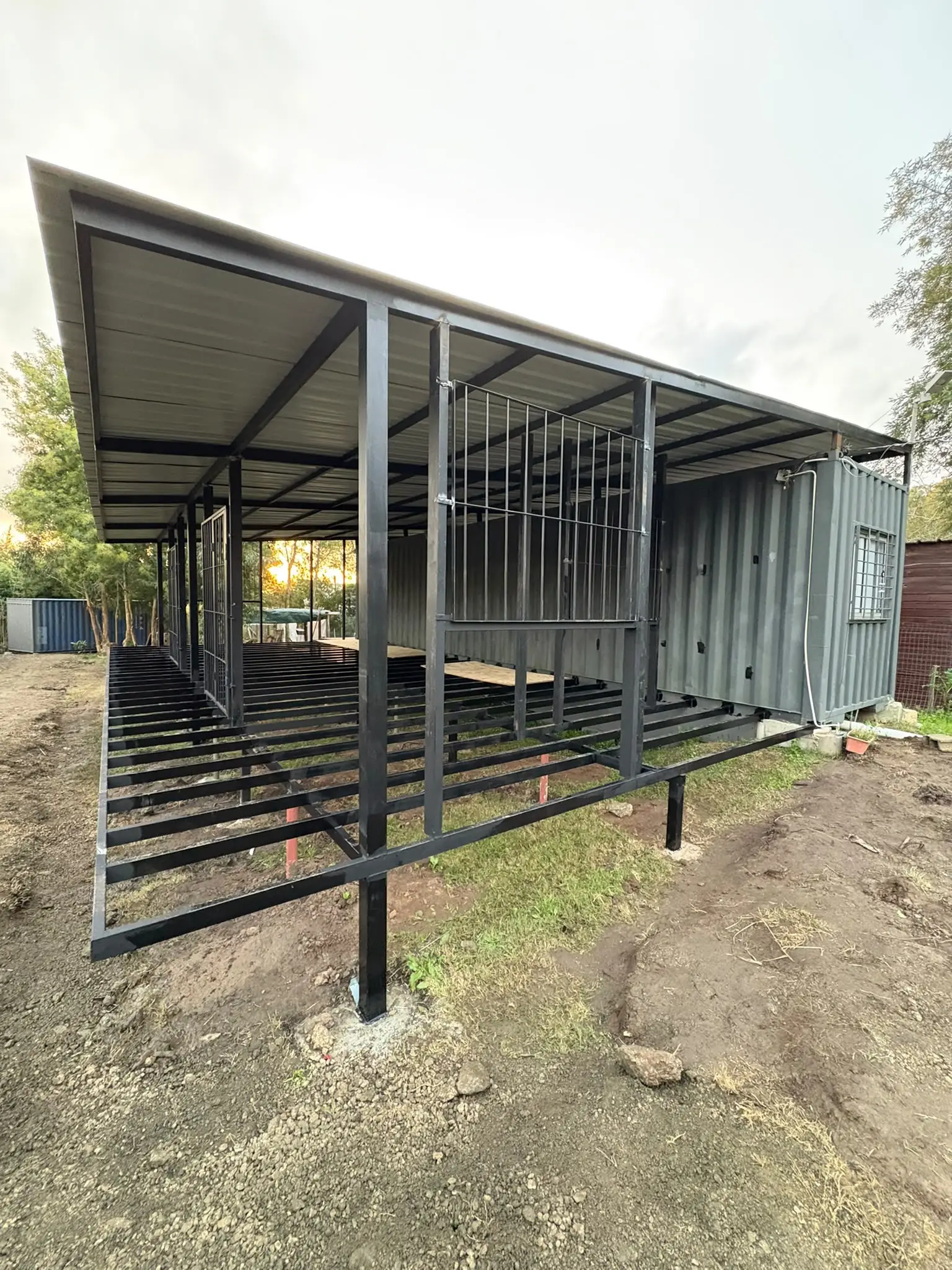 Estructura superior de container para techo