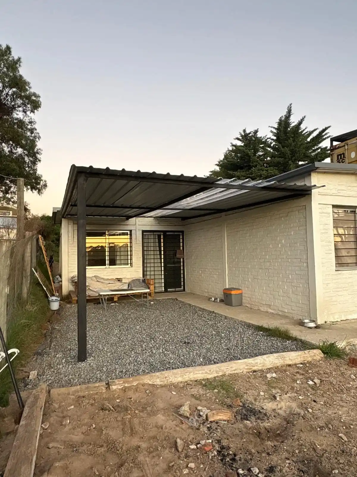 Pérgola metálica terminada